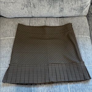 New Elegant Black Pinstripe Skirt - size 6